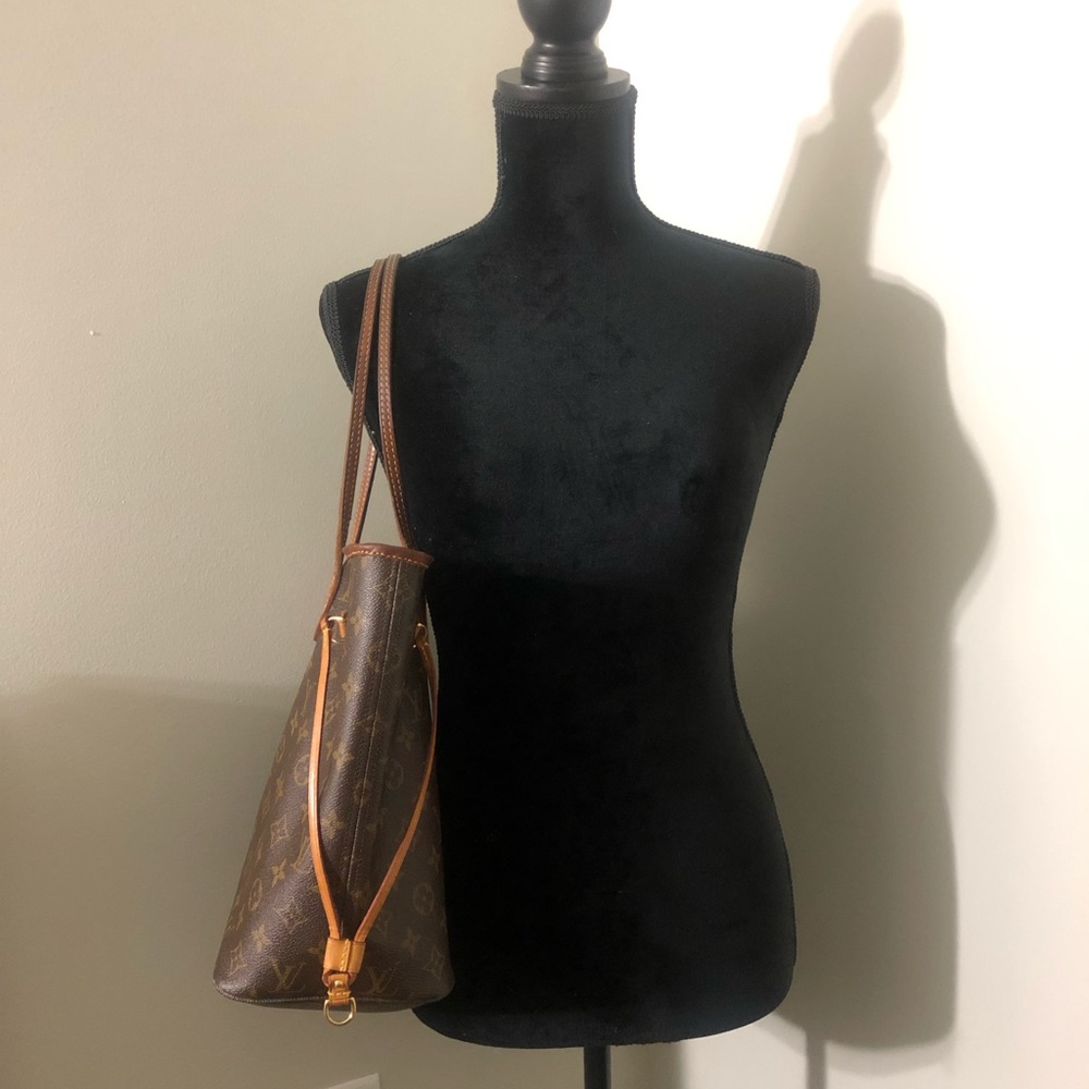 Authentic Louis Vuitton Monogram MM Neverfull